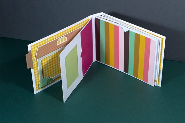 Álbum scrapbooking con temática "familia y hogar"