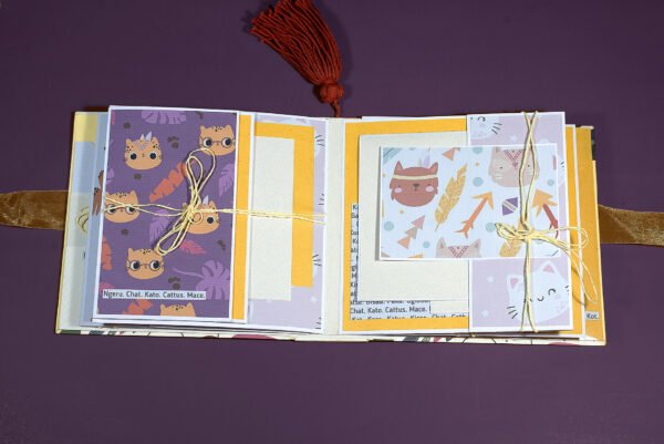 Scrapbook de gatitos en diferentes idiomas