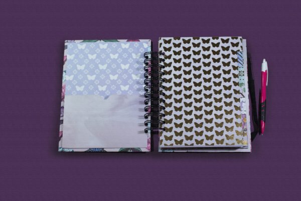 _DSC7390 Libreta personalizada "Mariposas y flores"