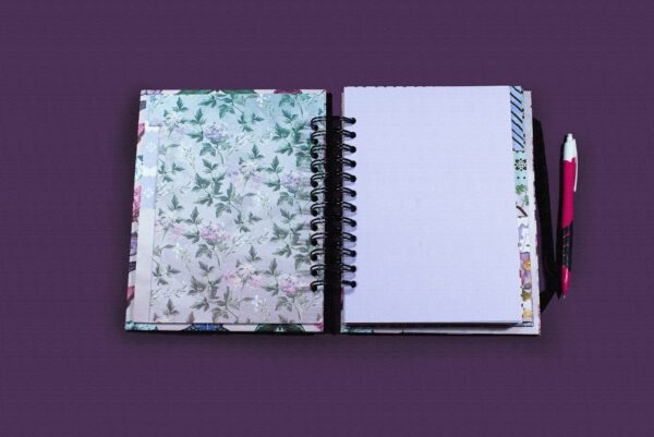 _DSC7391 Libreta personalizada "Mariposas y flores"