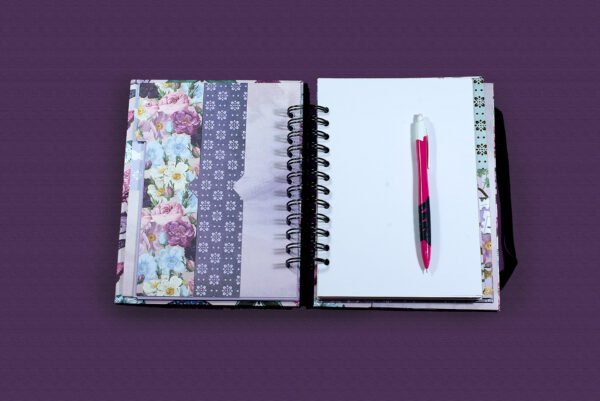 _DSC7393 Libreta personalizada "Mariposas y flores"