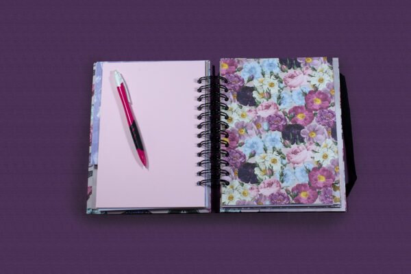 _DSC7399 Libreta personalizada "Mariposas y flores"