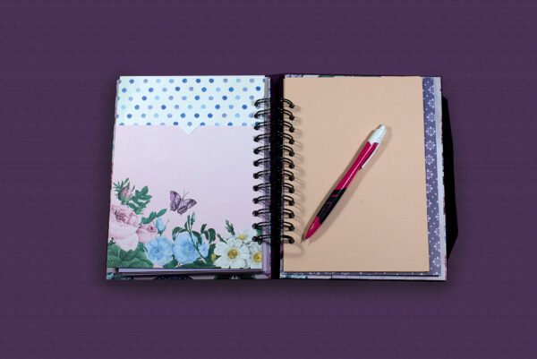 _DSC7400 Libreta personalizada "Mariposas y flores"