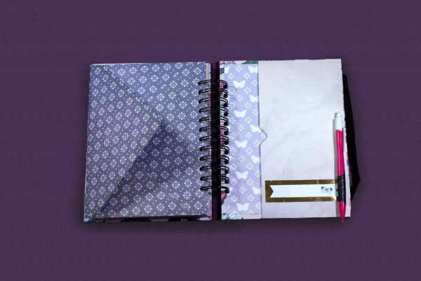 _DSC7402 Libreta personalizada "Mariposas y flores"