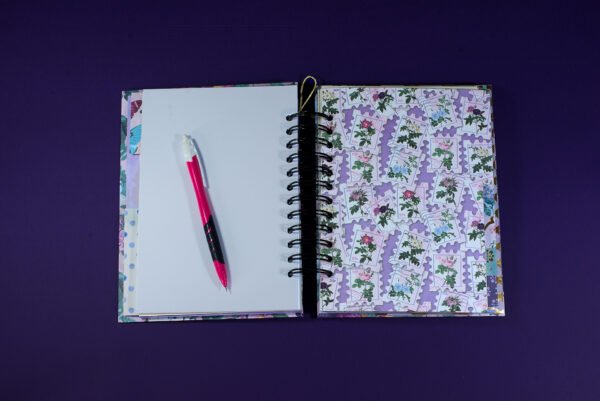 Libreta personalizada "Flores y tapices"